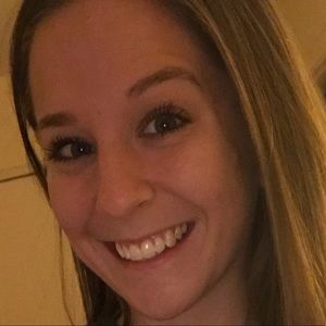 Meet your Posher, Laurie